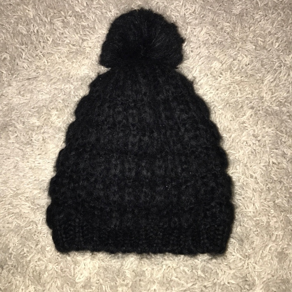 Black knit lined beanie 😝